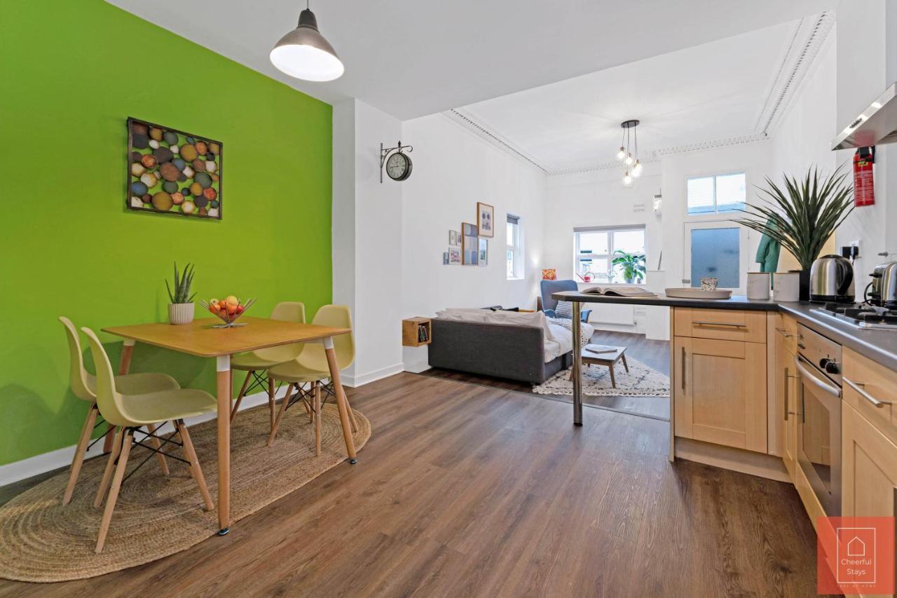 Cheerful Stays: Spacious Flat In Vibrant Leith * Édimbourg