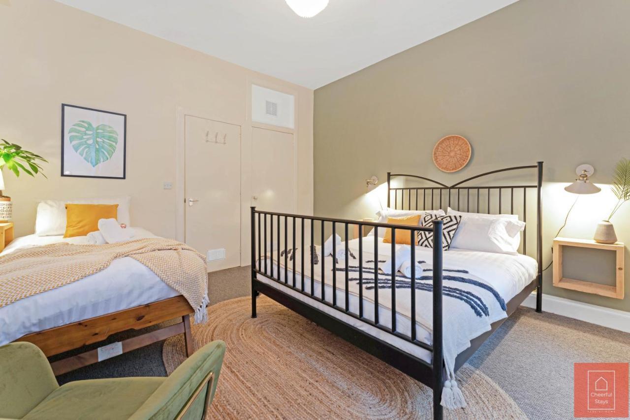 Cheerful Stays: Spacious Flat In Vibrant Leith Appartement Édimbourg
